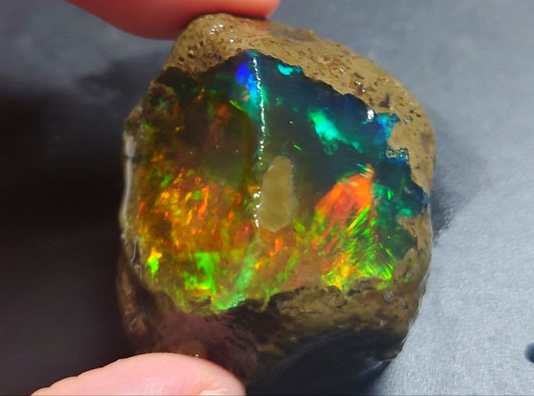 【105CT】特大　エチオピア　プレシャス　オパール 原石 鉱物　標本　ウェロ