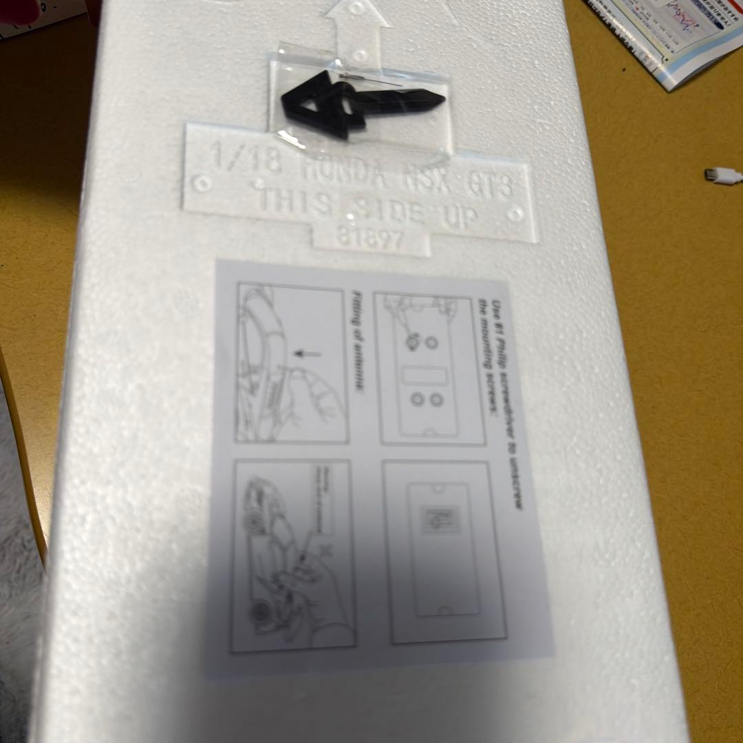 オートアートNSX GT ミニカー 1/18 赤