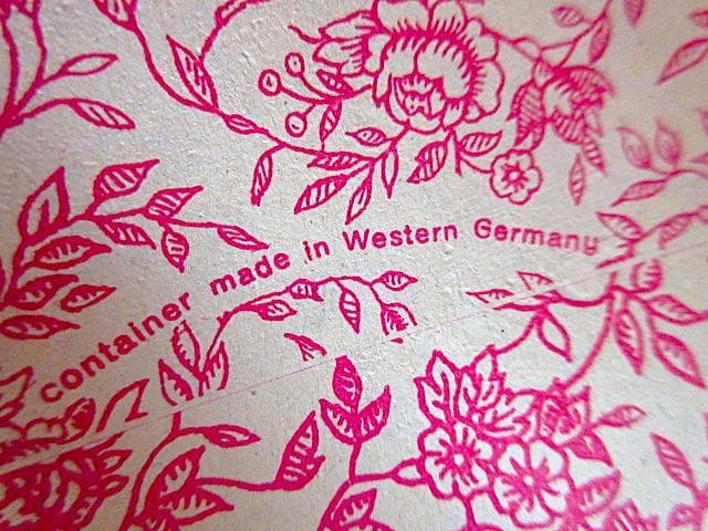 アンティーク　ミニョネット　ジャーマン　☆ 　ビスクドール　エッグコンテナ