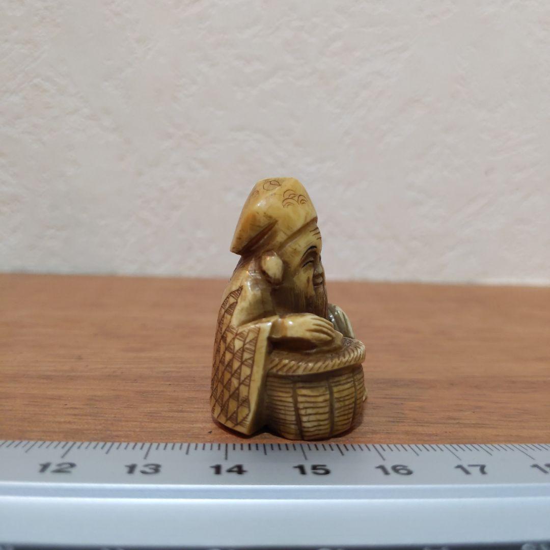 時代提物 七福神根付 天然素材 【寿老人】高さ約3.7cm 重さ約22ｇ縁起物