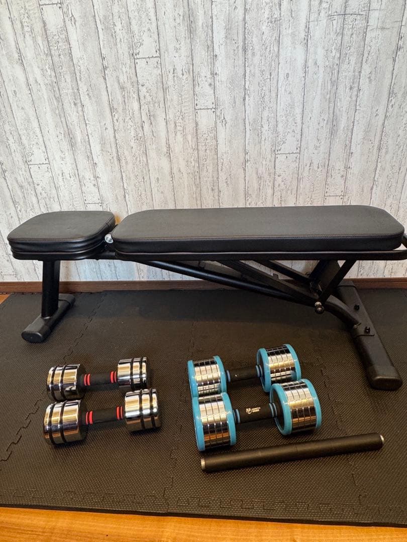 調整可能なトレーニングベンチ ブラック