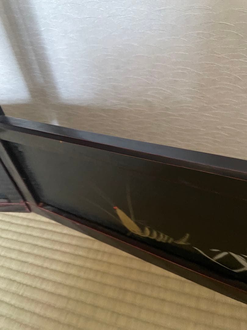 漆塗り　黒の木製衣桁 花の絵柄付き　着物掛け　着物ハンガー　衣桁　骨董品