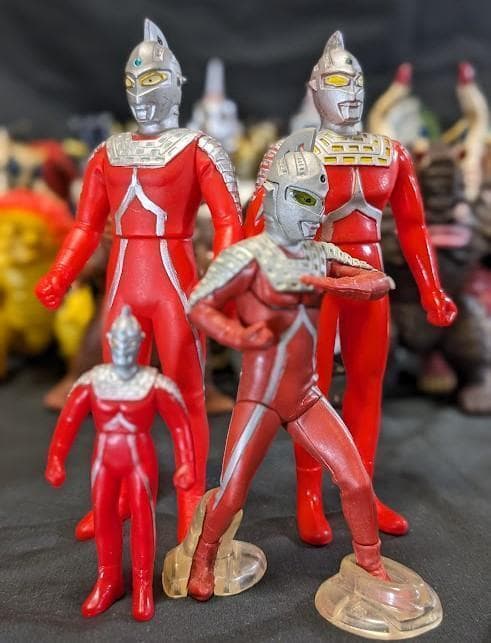 ウルトラセブン＆登場怪獣・宇宙人（バンダイ）ソフビ37体セット＋４