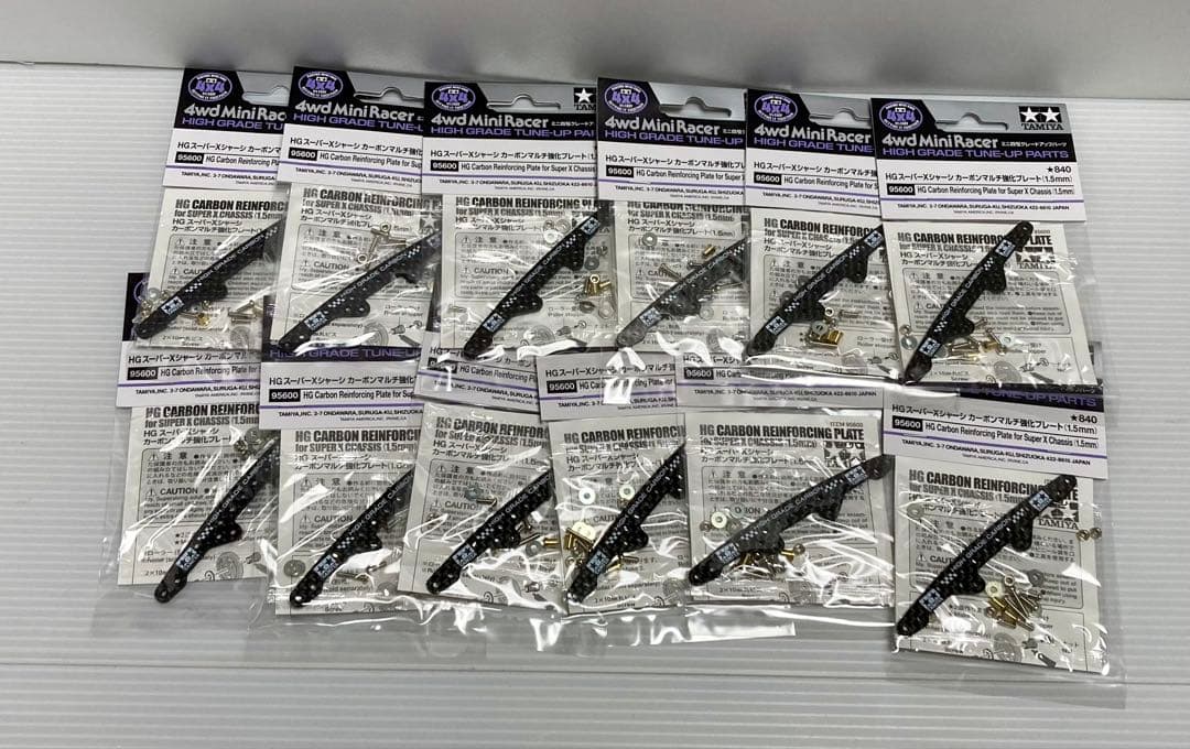 タミヤ模型 スーパー᙭シャーシカーボンマルチステー12個セットです#95600②