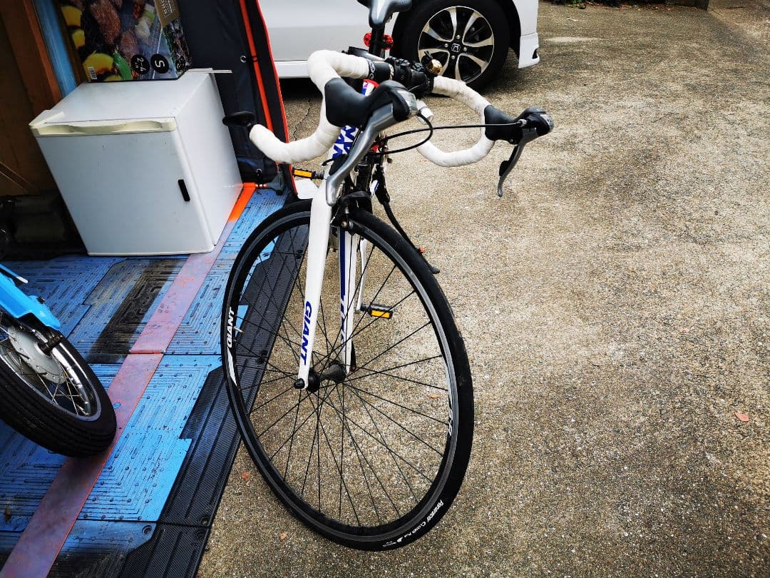 Giant ロードバイク 白/青 700C　引き取り限定