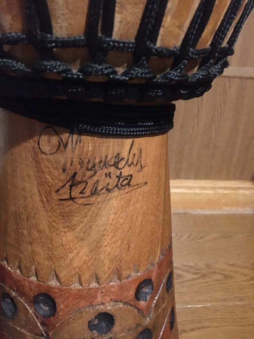 ジャンベ （ジェンベ） ママディ・ケイタ サイン入り