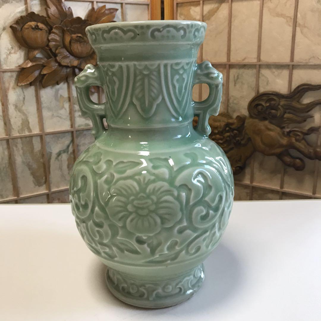 中国花瓶　中国美術 古美術　青瓷 陽刻花紋　龍泉窯 花瓶 美術品 骨董品