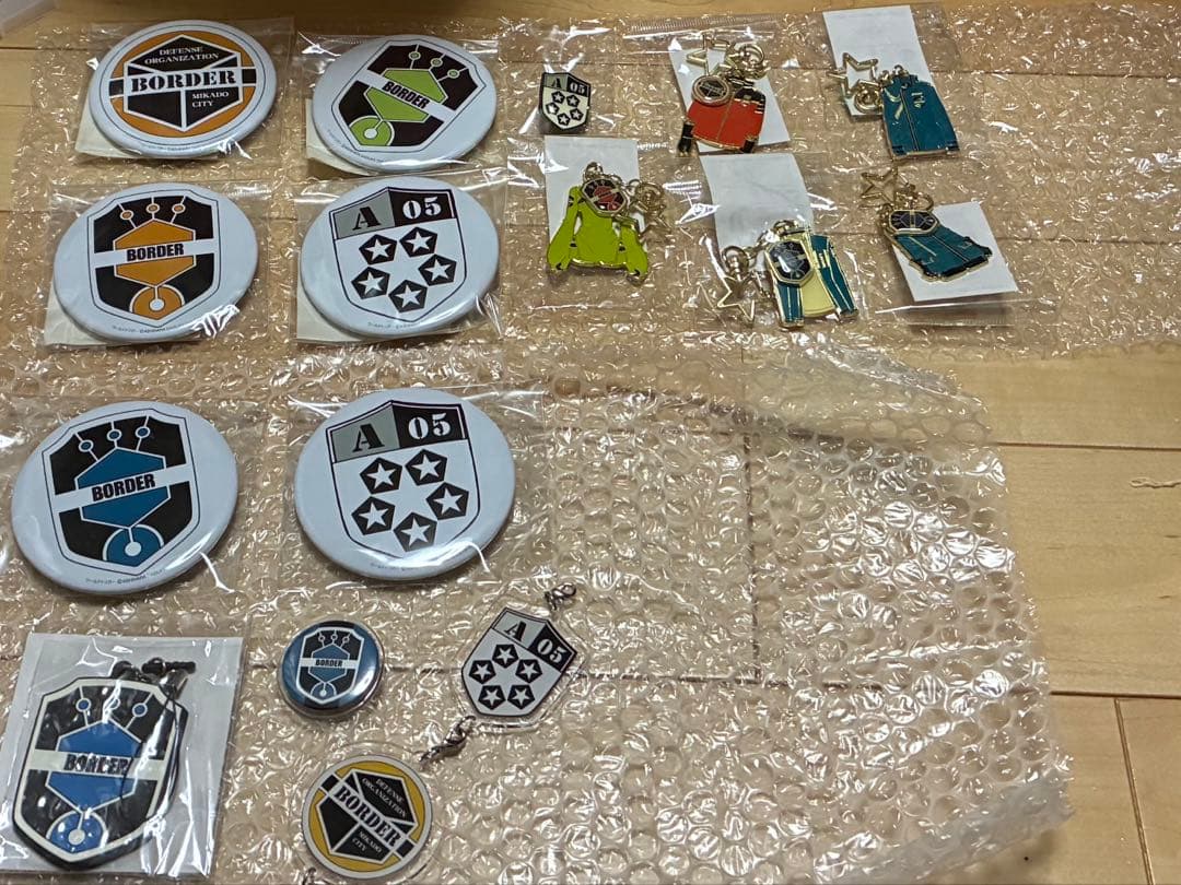 ワートリ　エンブレム　隊服キーホルダー　缶バッチ　アクリルチャーム　ラバー