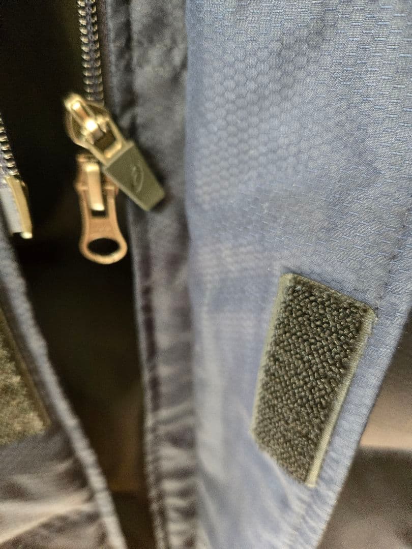 かなり美品　ASICS ダウン　ベンチコート