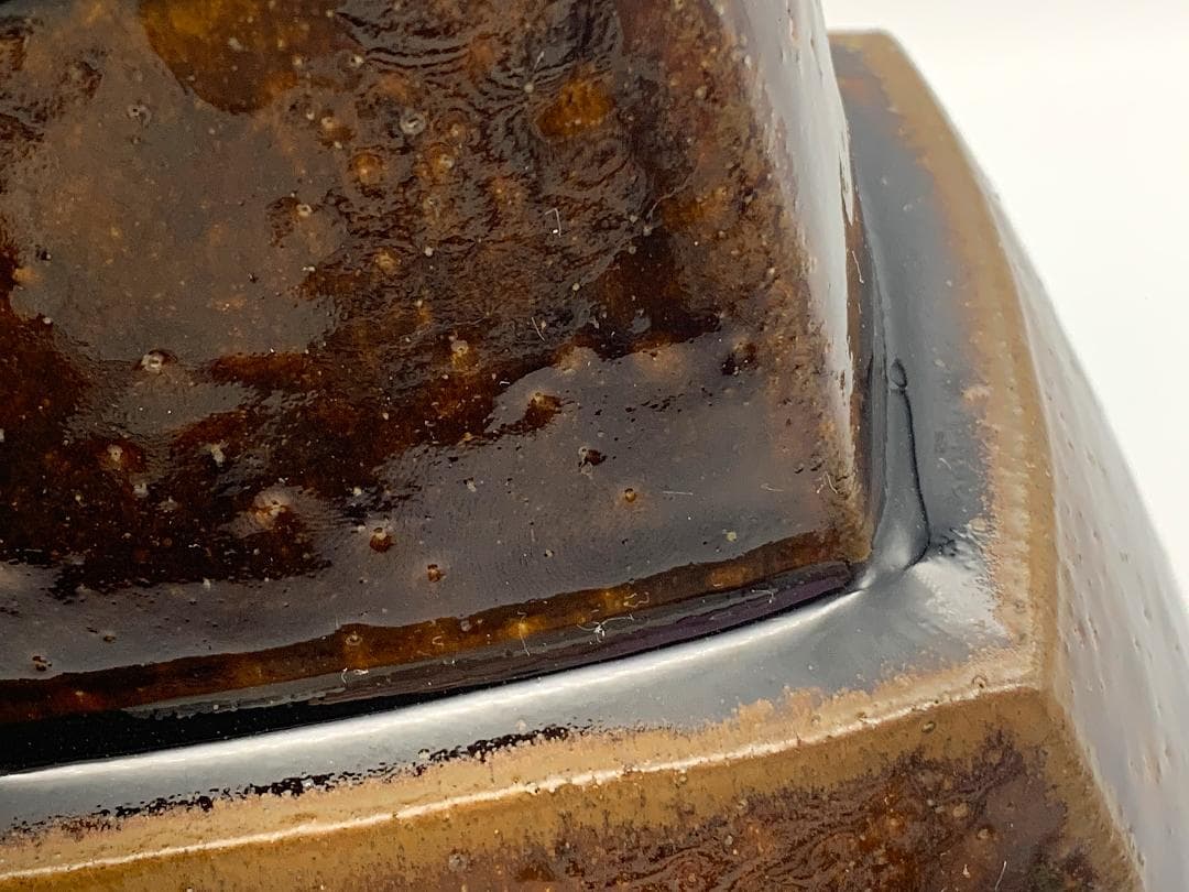 渚鴎陶山製　『飴釉　方壺』　共箱　美品　K1023E