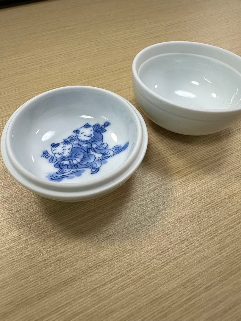 茶道用青い絵柄の陶器