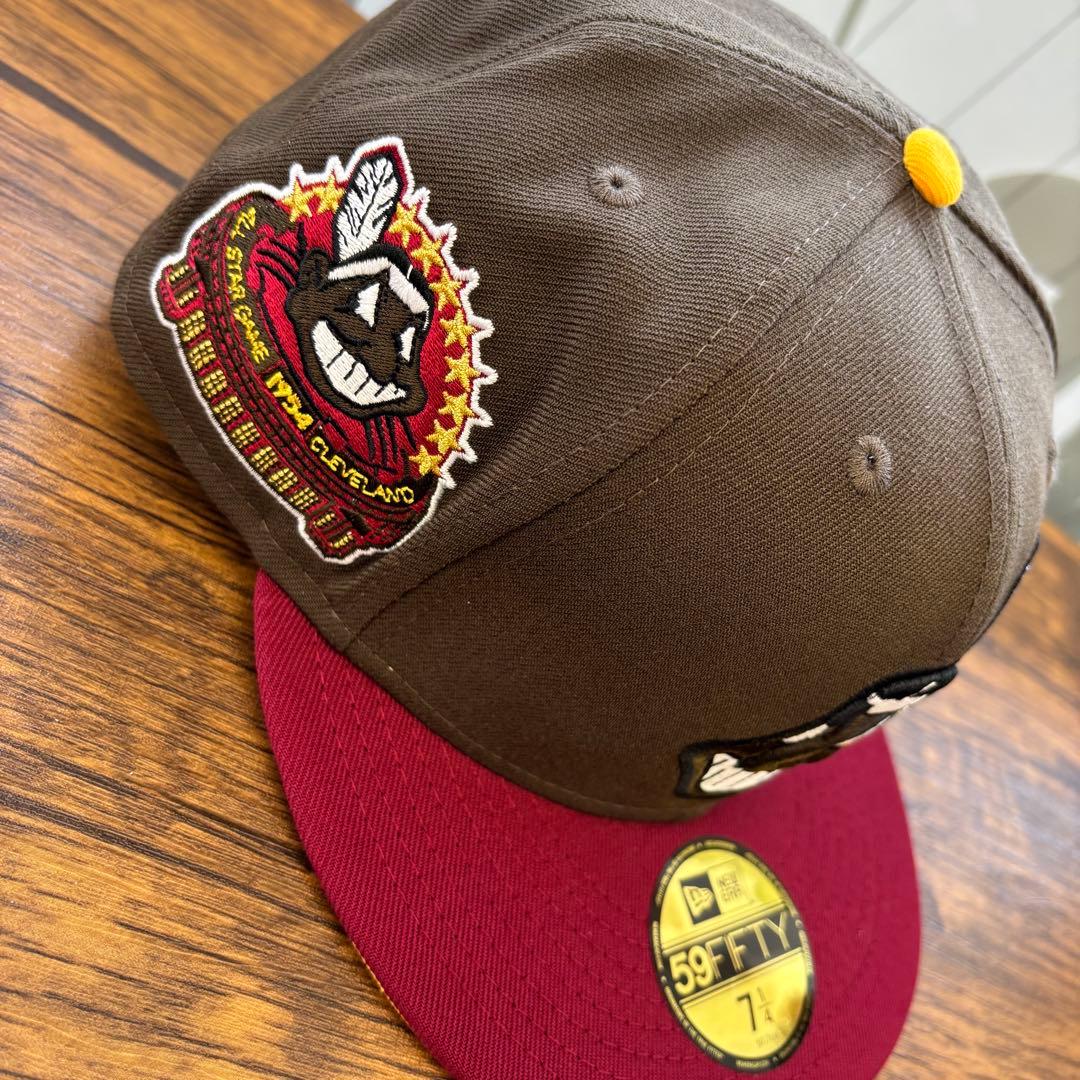 【大人気】MLBインディアンズの希少モデル　ニューエラキャップ