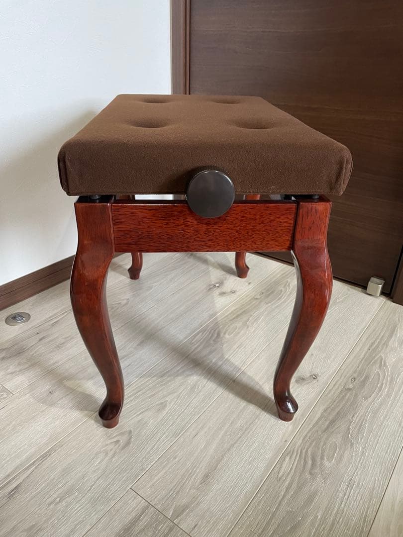 中古美品.ヤマハピアノ付属椅子木目猫脚.No50