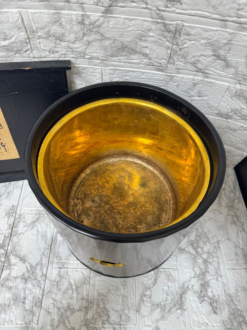 【由緒ある品】桐菊透　梨子地 木製 火鉢 銅製 落とし