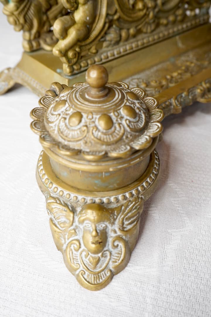 フランス アンティーク 天使と花かごのレタースタンド＆インクウェル