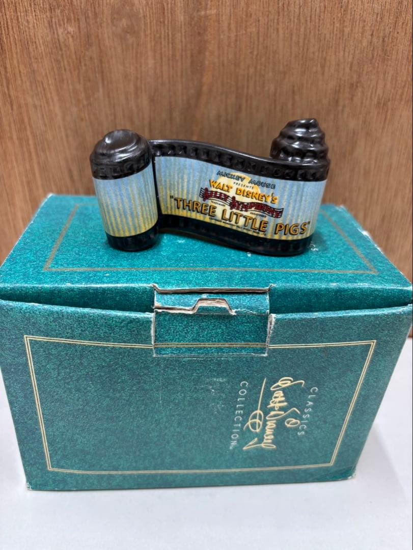 オオカミと三匹の子豚(赤頭巾) ディズニークラシックコレクション