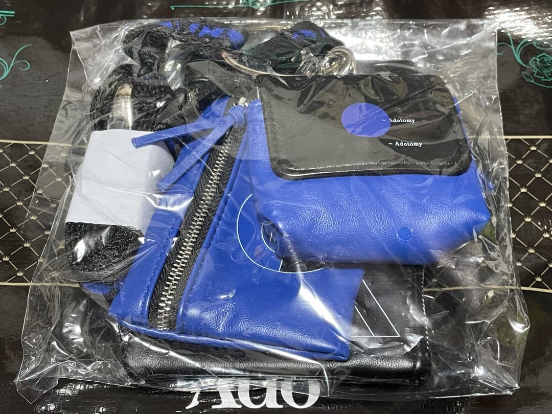 Ado Adotomy 会場限定ストラップポーチ 東京