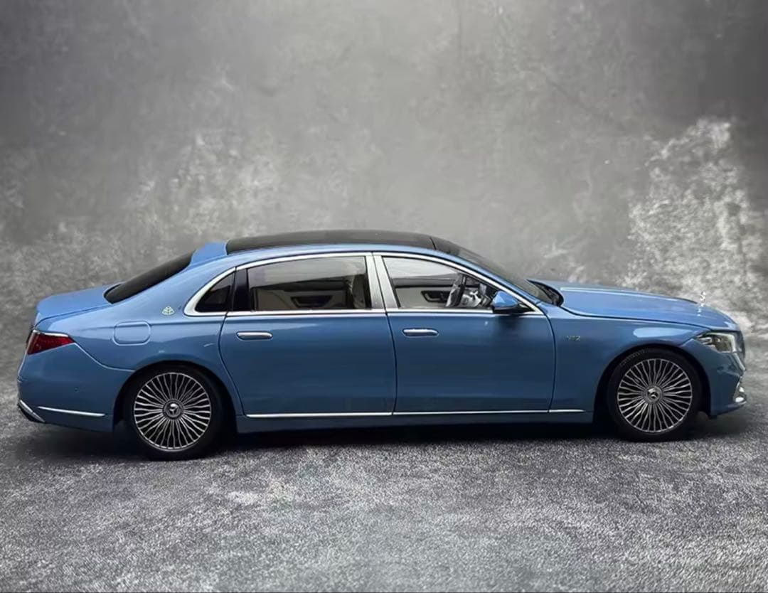 Mercedes-Maybach S-class 1/18スケールモデルミニカー