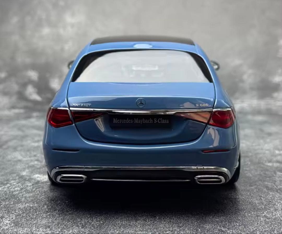Mercedes-Maybach S-class 1/18スケールモデルミニカー