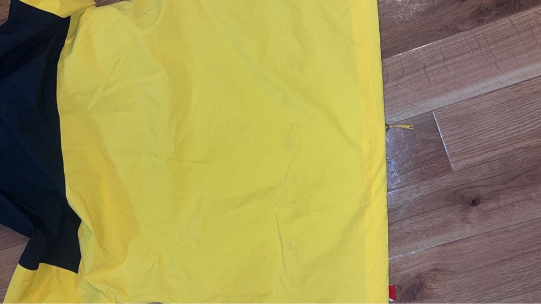 【新品・未使用/アウトレット品】 イエロー✖️ブラック フード付きジャケット　XL