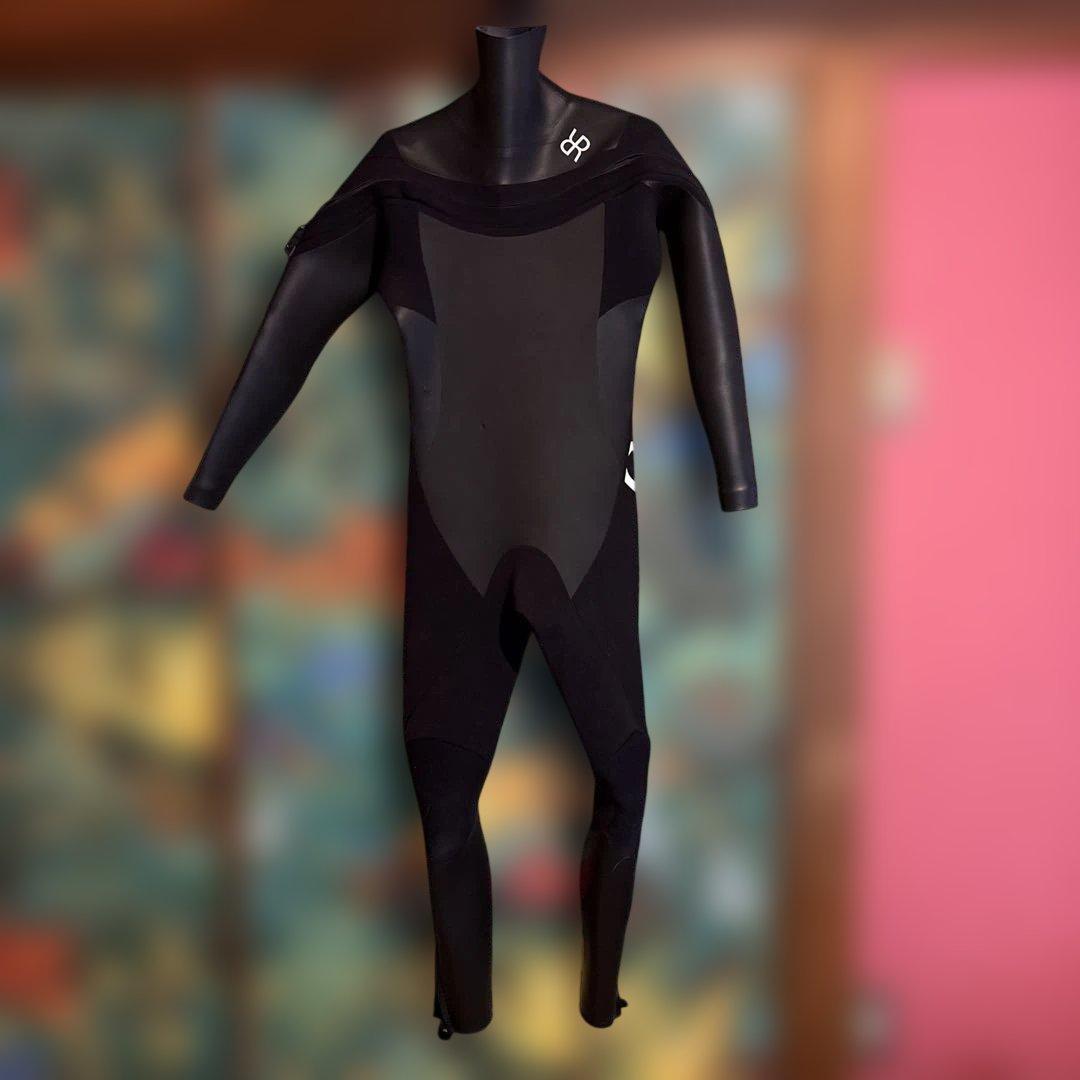 RASH セミドライ　5×3 ウエットスーツ　ML リペア済み