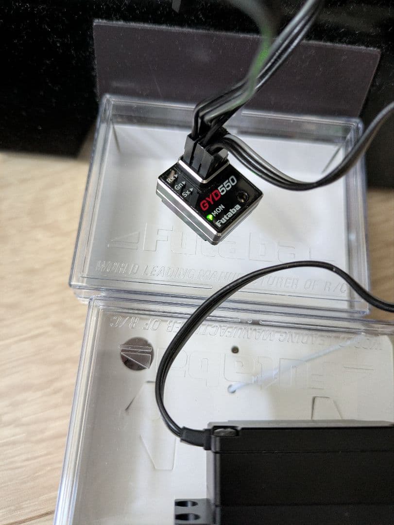 Futaba HPS-CD700 & GYD-550 サーボセット