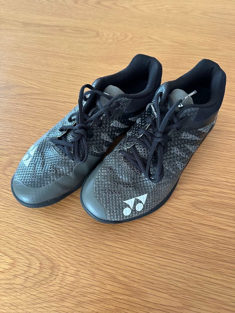 【試着のみ】YONEX ヨネックス 25.5cmバドミントンシューズ ブラック