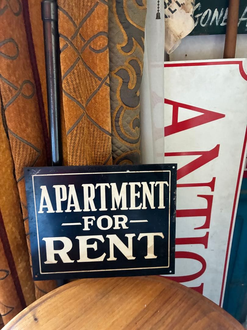 アンティーク　メタル　サイン　プレート　標識　看板　APARTMENT アメリカ