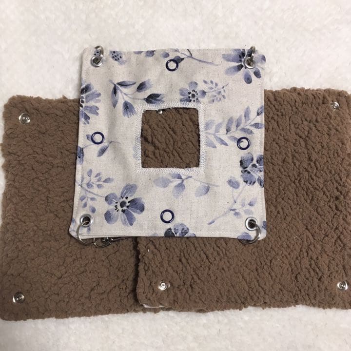 モモンガハウス(花柄・水彩タッチ)  ボア   1850円