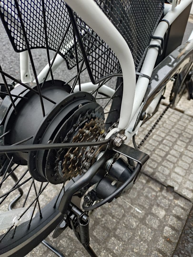 電動アシスト自転車 ホワイト 6段変速シマノ搭載 ⚠置き場所の都合近々取り下げ…