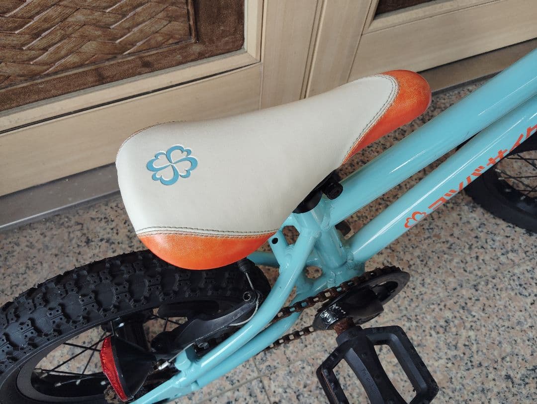 k*7様 【ヨツバサイクル】送料込み 12インチ 幼児用 キッズ自転車 補助輪付