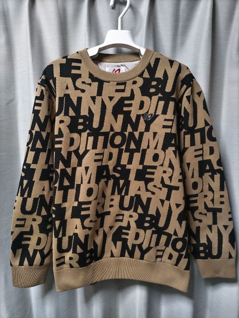 美品　マスターバニー　ニットセーター　総柄　裏地付き　防風、防寒　秋冬