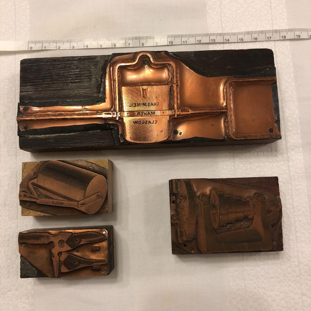 イギリス　アンティーク　印刷用スタンプ　真鍮と木材　４点セット