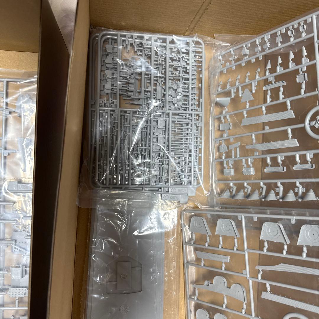 大鳳 1/350 プラモデル未組立