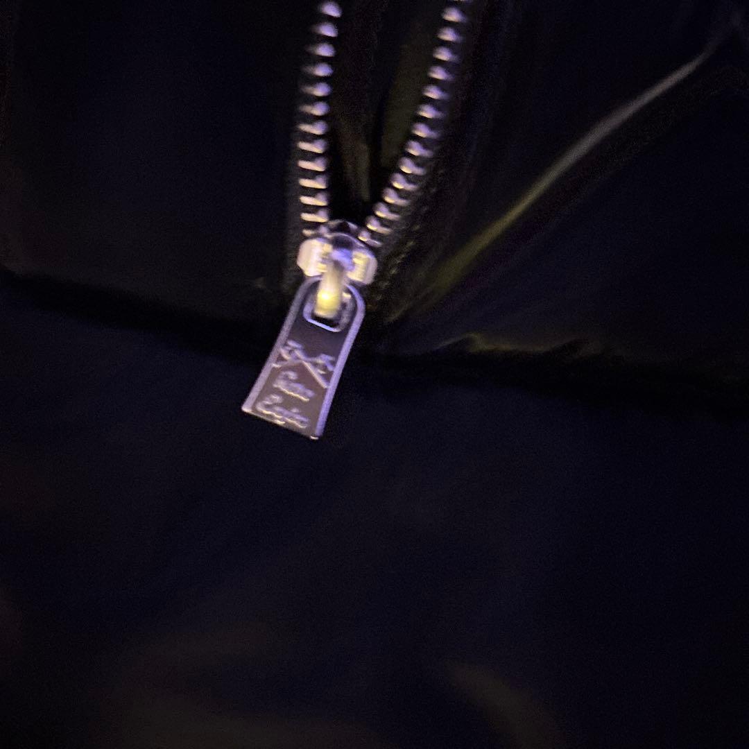 アダムスジャグラーダウンベスト