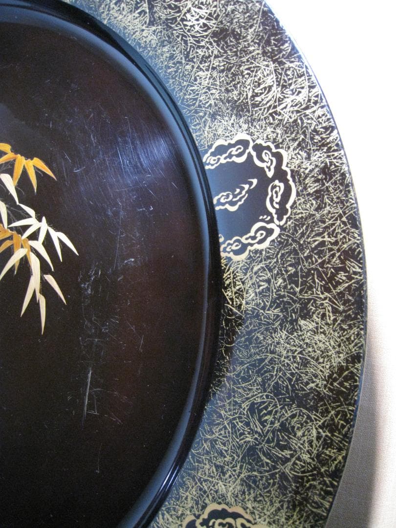 輪島塗　木製木地漆塗　【金蒔絵虎文漆塗飾皿】　径約50㎝