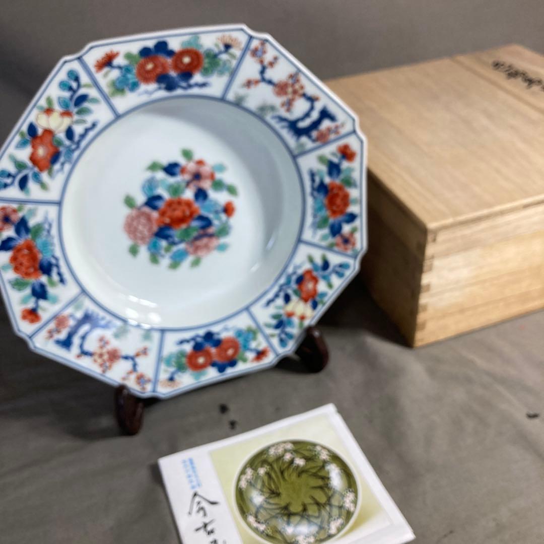 【今右衛門】色鍋島の伝統　人間国宝　十三代今泉今右衛門作　錦花見込絵　八角皿