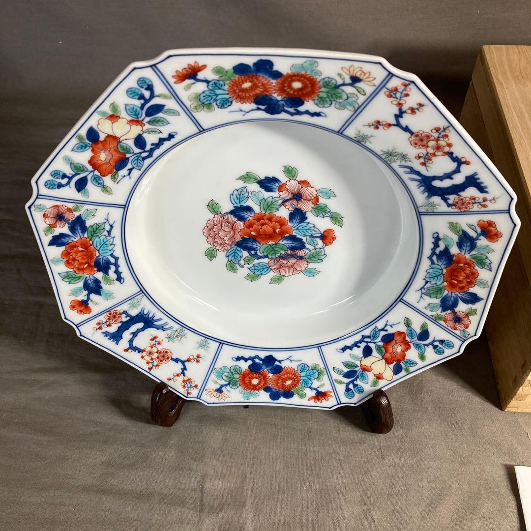 【今右衛門】色鍋島の伝統　人間国宝　十三代今泉今右衛門作　錦花見込絵　八角皿