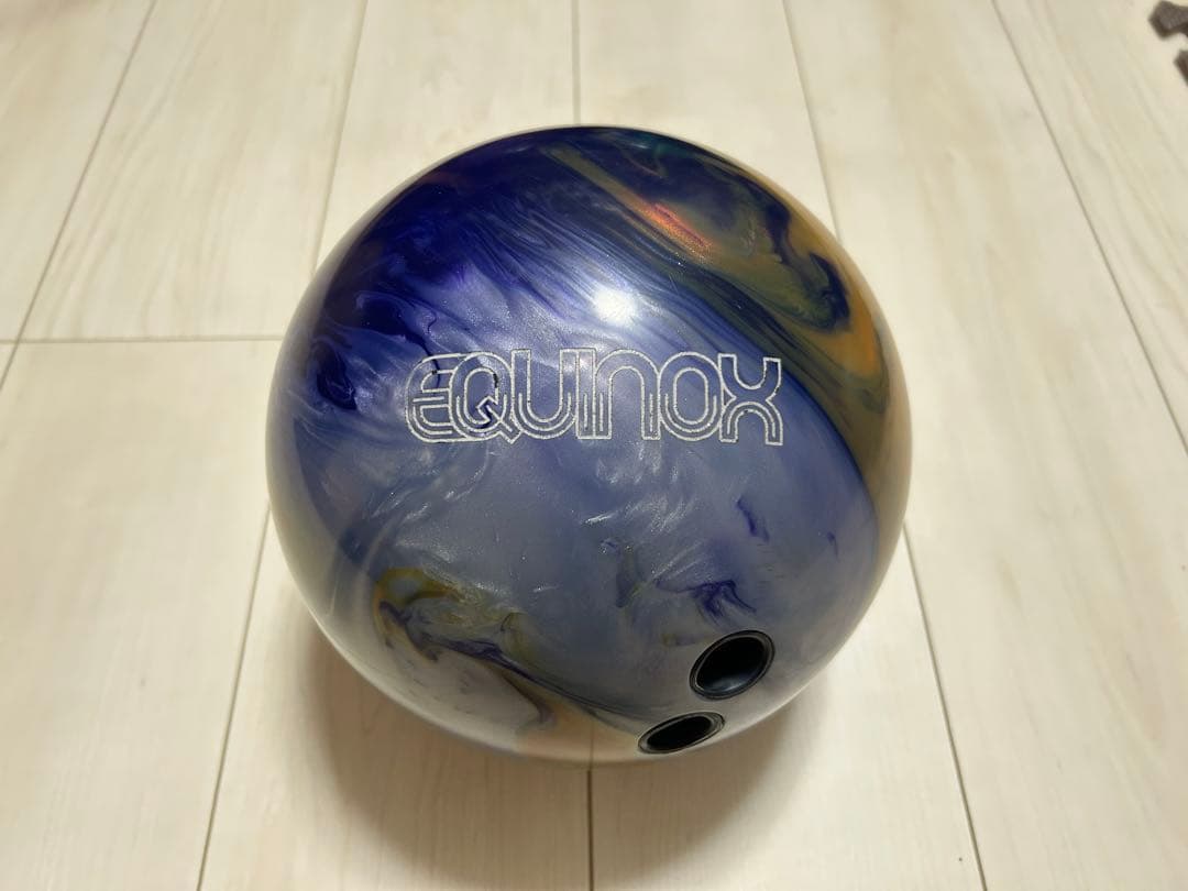 STORM EQUINOX ボウリングボール 15ポンド4oz サムレス
