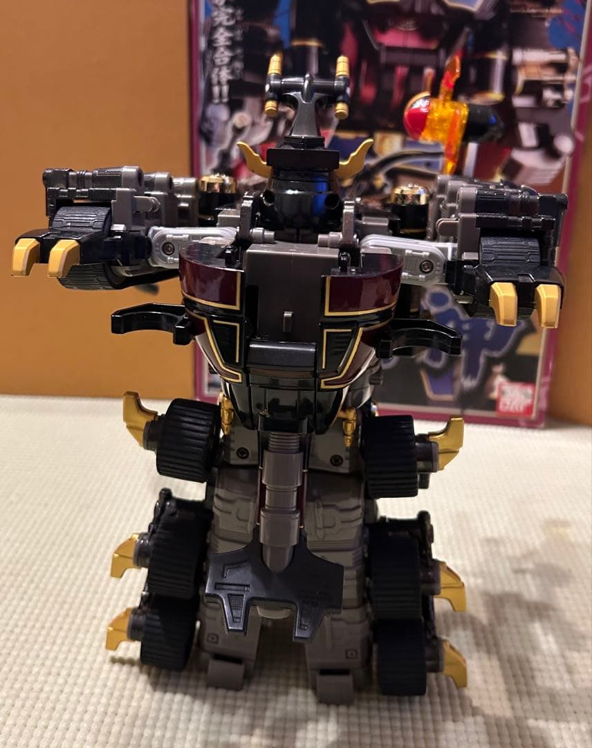 DX 超合金　迅雷合体　轟雷神　ゴウライジン