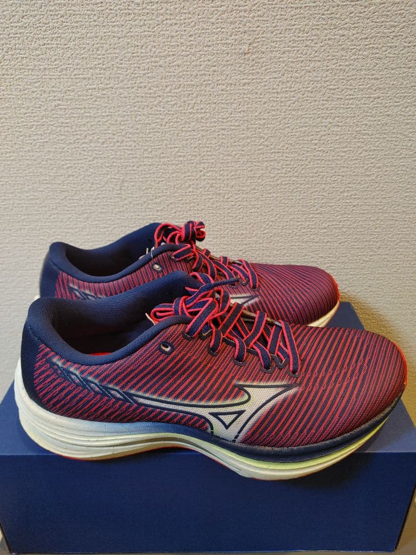 ミズノ ウエーブリベリオン ウィメンズ ランニング 女性用　23.0センチ