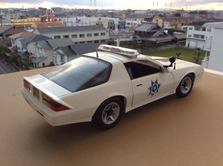 カマロ パトカー 1/18