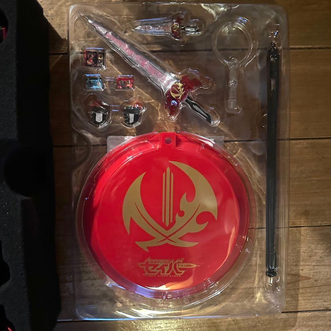 RAH GENESIS 仮面ライダーセイバー ブレイブドラゴン