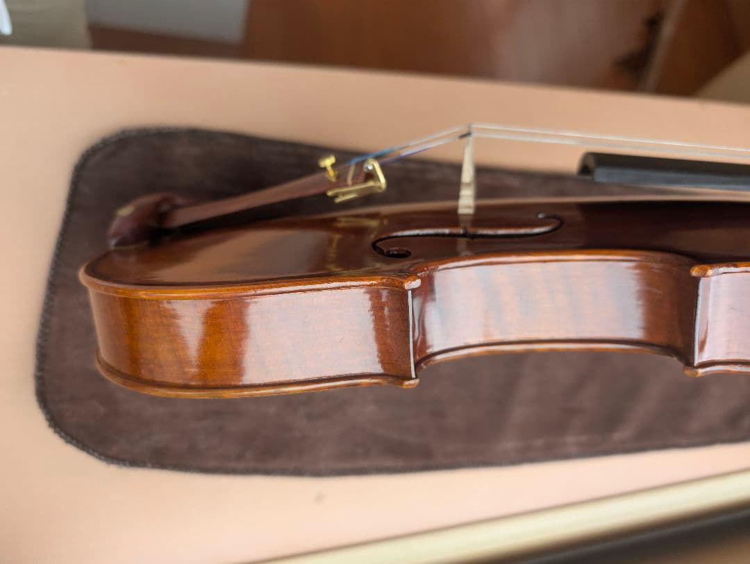 【ほぼ新品・使用30分のみ】工房製4/4バイオリン ケース、弓2本など付属品多数