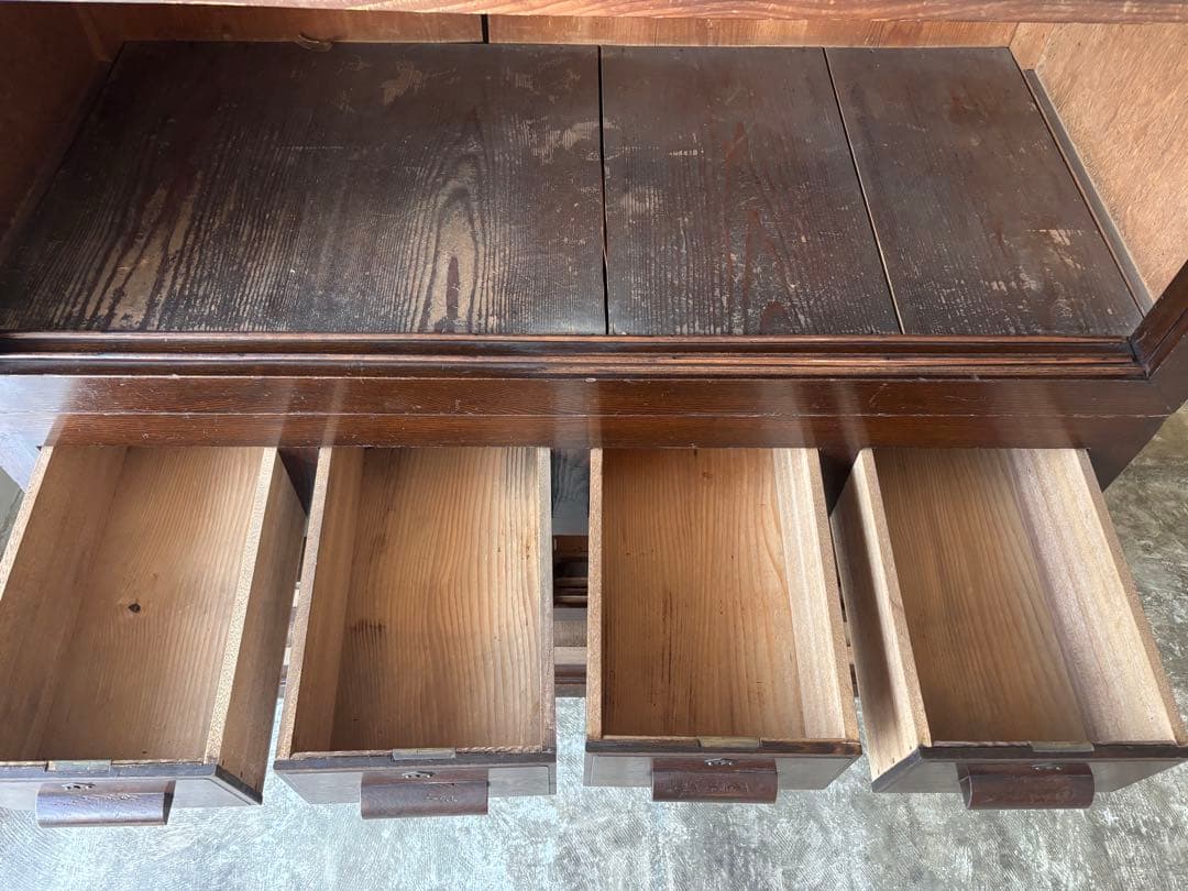 古い水屋箪笥　食器棚　ガラス棚　本棚　ガラスケース　箪笥 和家具　天然木