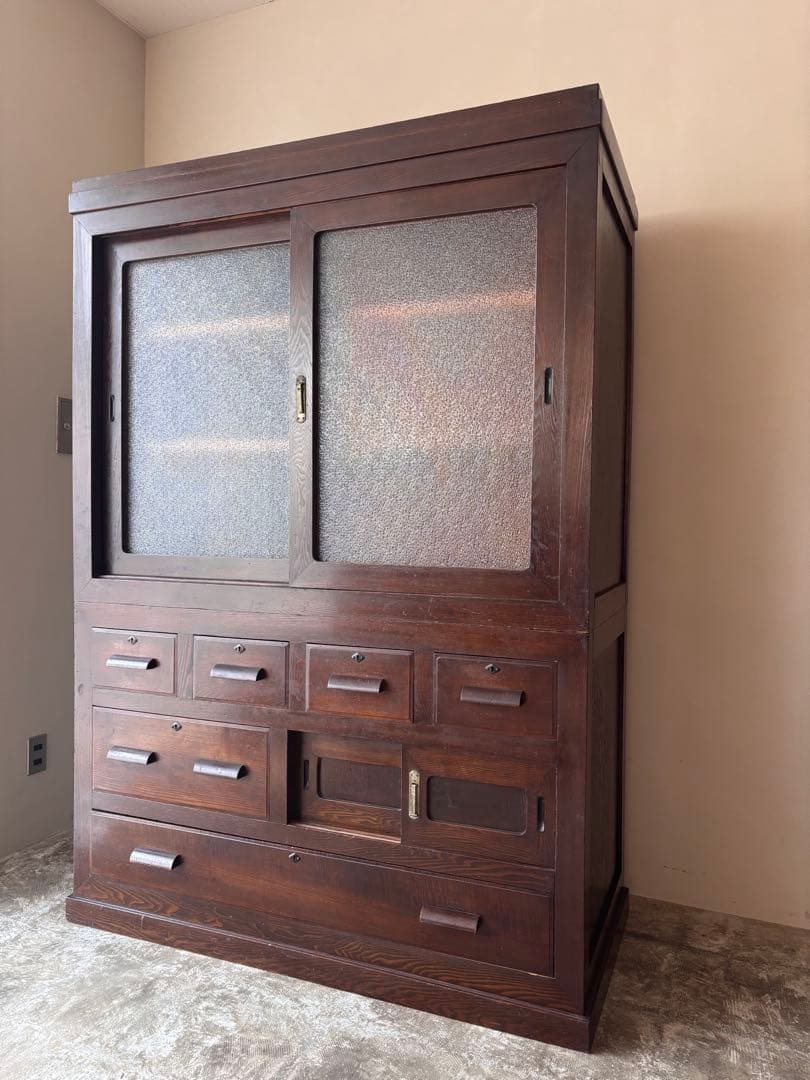 古い水屋箪笥　食器棚　ガラス棚　本棚　ガラスケース　箪笥 和家具　天然木