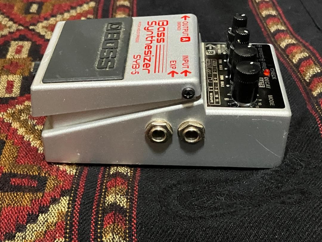 BOSS SYB-5 ベースシンセサイザー