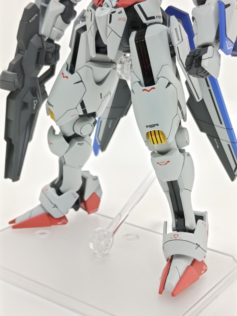 ガンプラ　HGガンダムエアリアル（フライトユニット付）　完成品