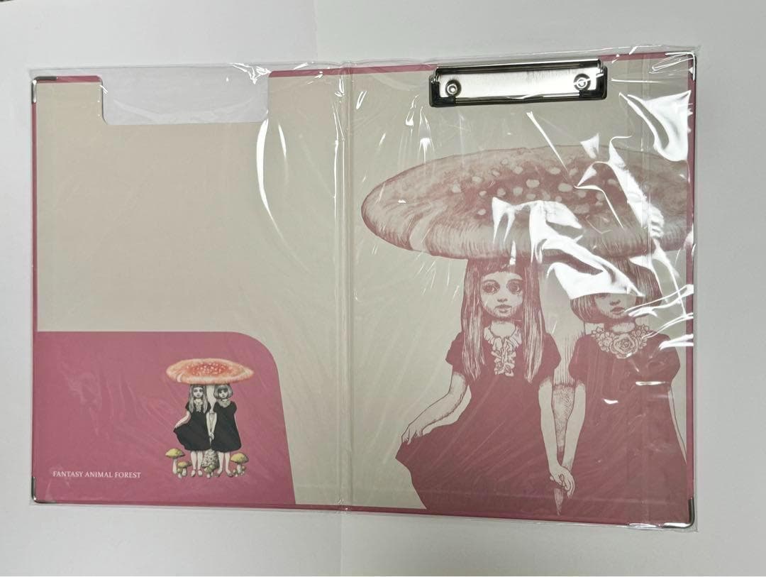 新品未使用　ヒグチユウコ　台湾個展限定グッズ　バインダー　クリップボード　2点