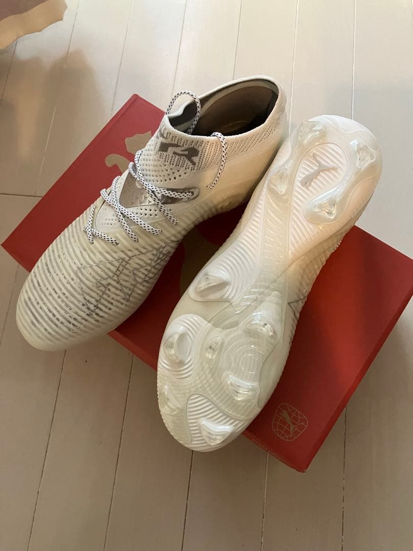 プーマフューチャー8アルティメットFG 26cm